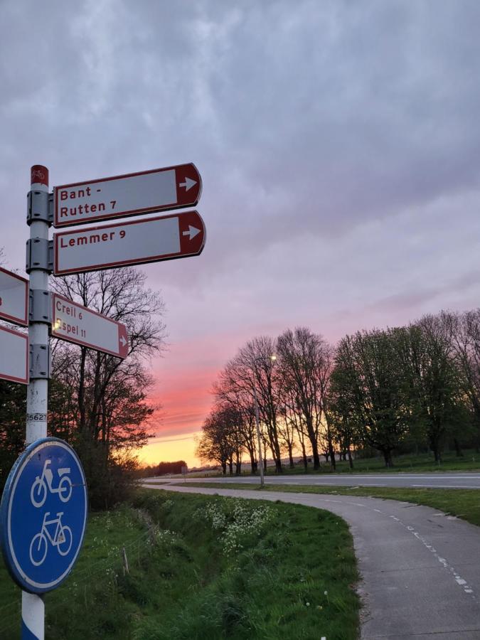 Vakantiehuis Aan Het Bos - Gelegen Aan De Tulpenroute Bant Exterior foto